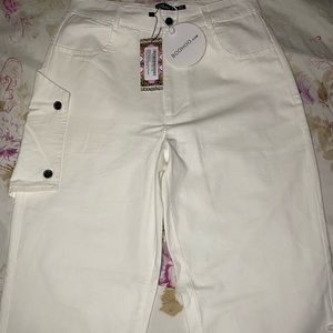 White mom jeans, detachable side  pocket 😮‍💨